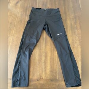 Nike Black Athletic Dri-fit cropped women’s leggings Small s